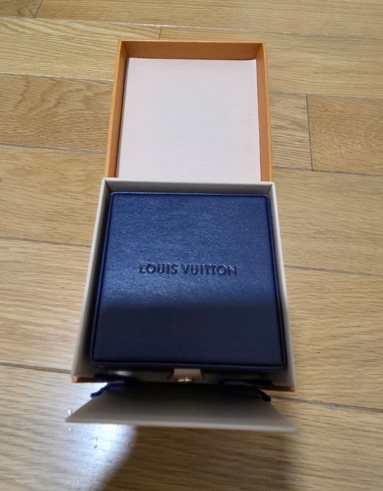 루이비통 컬러블라썸 목걸이