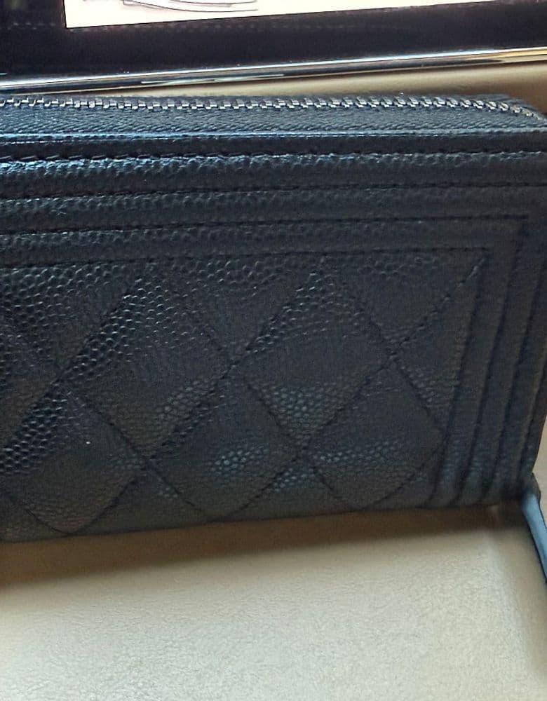 샤넬 보이 지퍼돌이