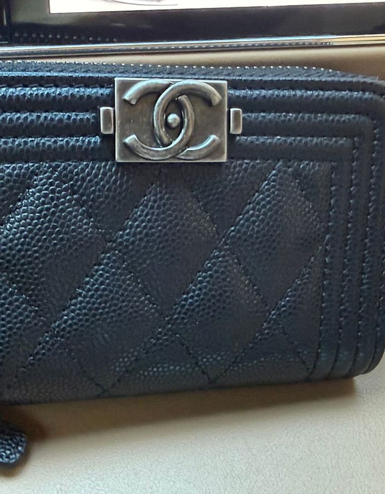 샤넬 보이 지퍼돌이