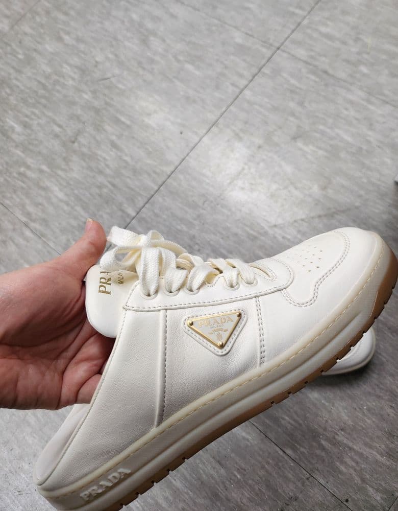 프라다 스니커즈 뮬
