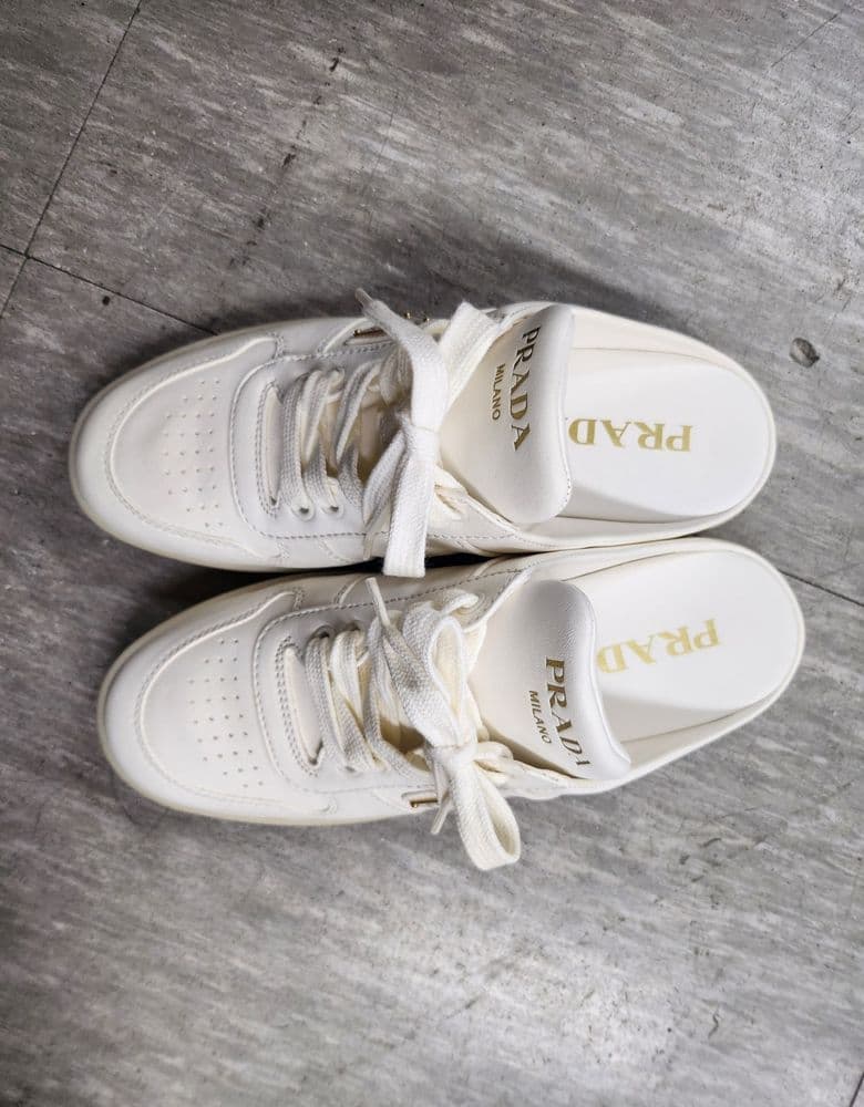 프라다 스니커즈 뮬