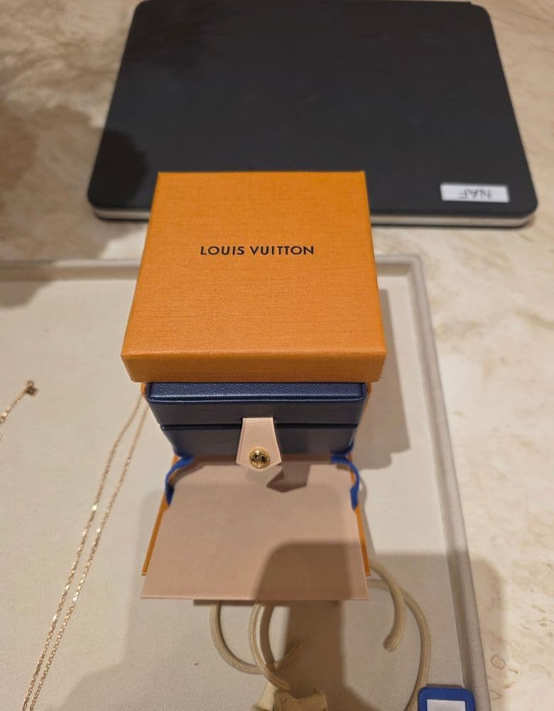 루이비통 블라썸 팔찌