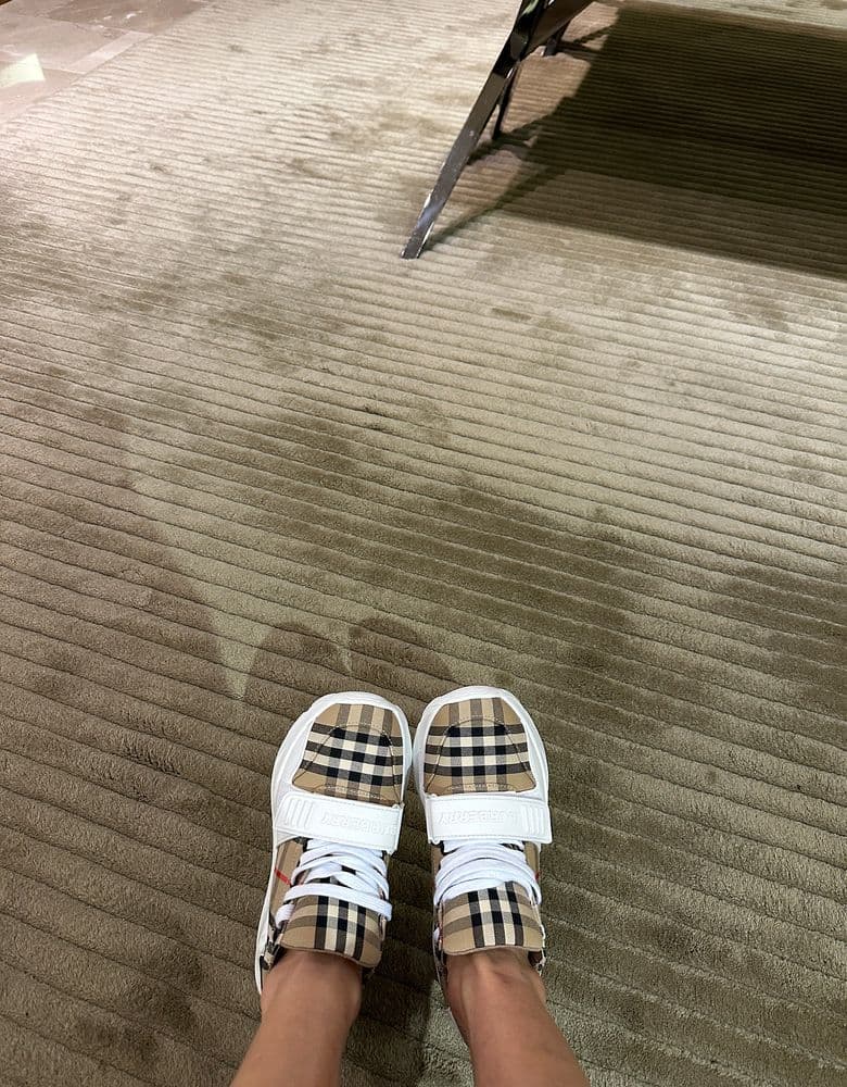 버버리 스니커즈