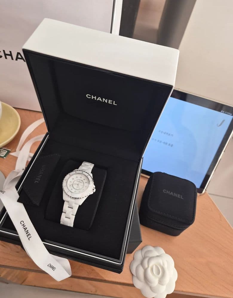 샤넬 j12 화이트 시계