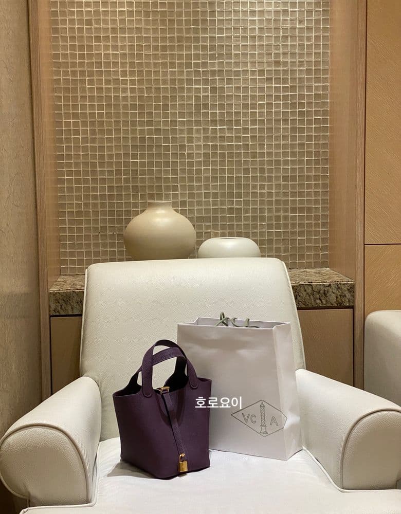 피코탄 18 카시스 모리스 가죽