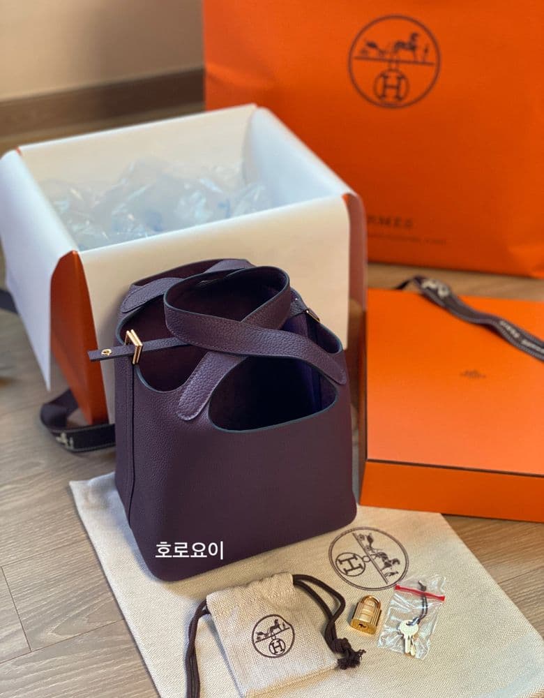 피코탄 18 카시스 모리스 가죽