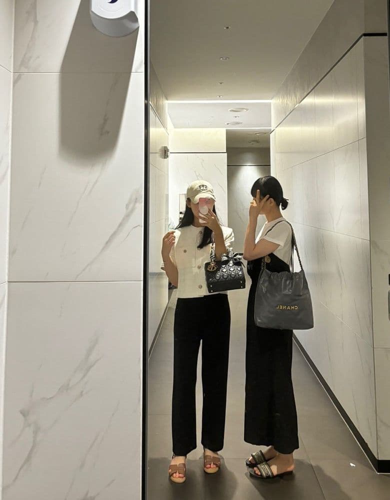 Chanel 19 bag, Chanel 22 bag