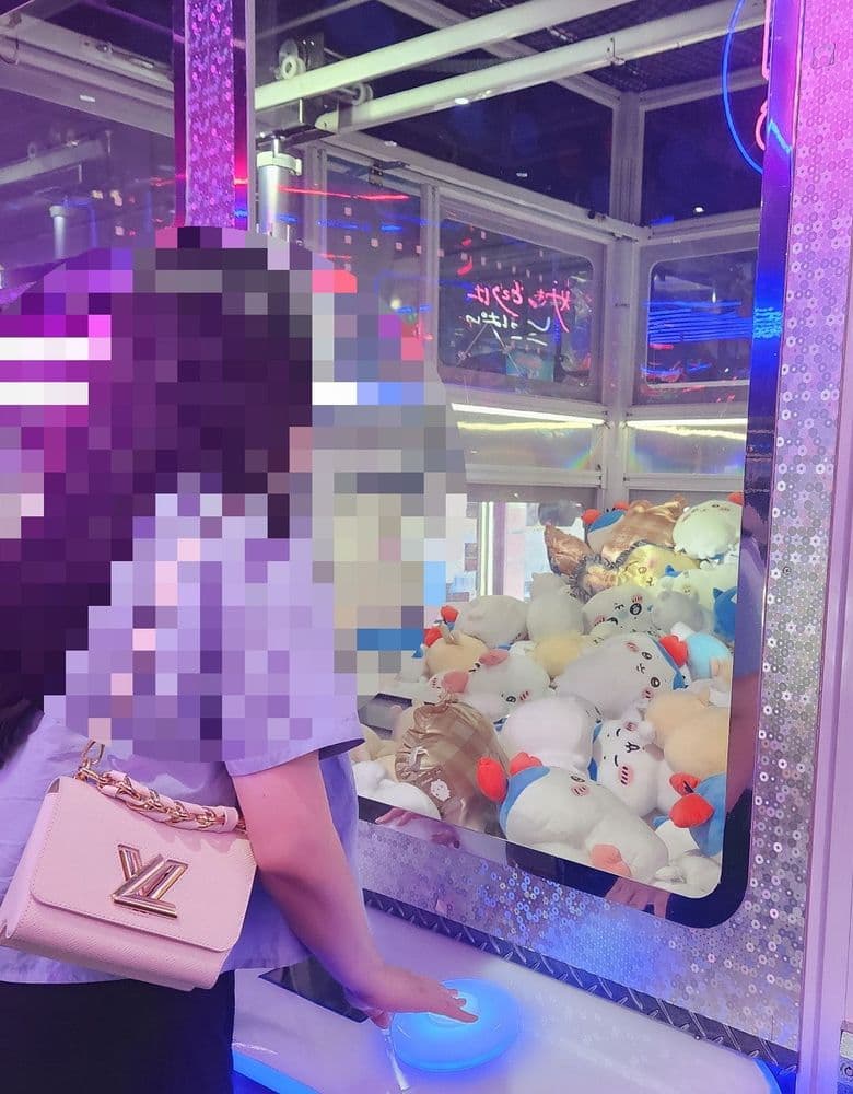 Louis Vuitton Twist PM in White