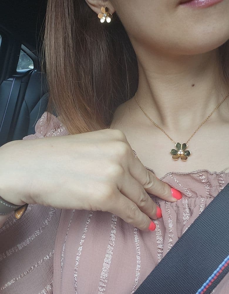 Van Cleef & Arpels Frivole Large Pendant