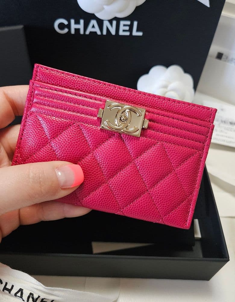 다미아니 미모사링, 골든듀 테니스, 티파니 플뢰르 키 펜던트 및 체인, 샤넬 보이 카드슬롯