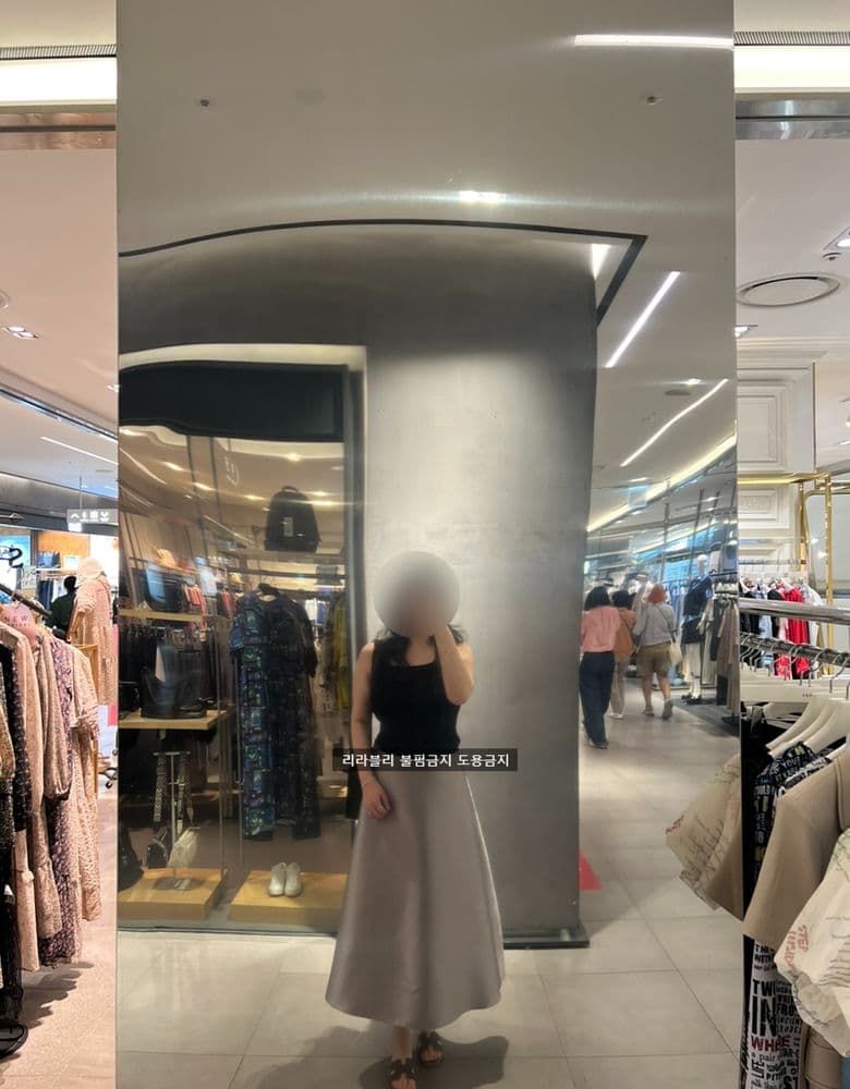 Hermès Kelly 25 Black with Gold Hardware