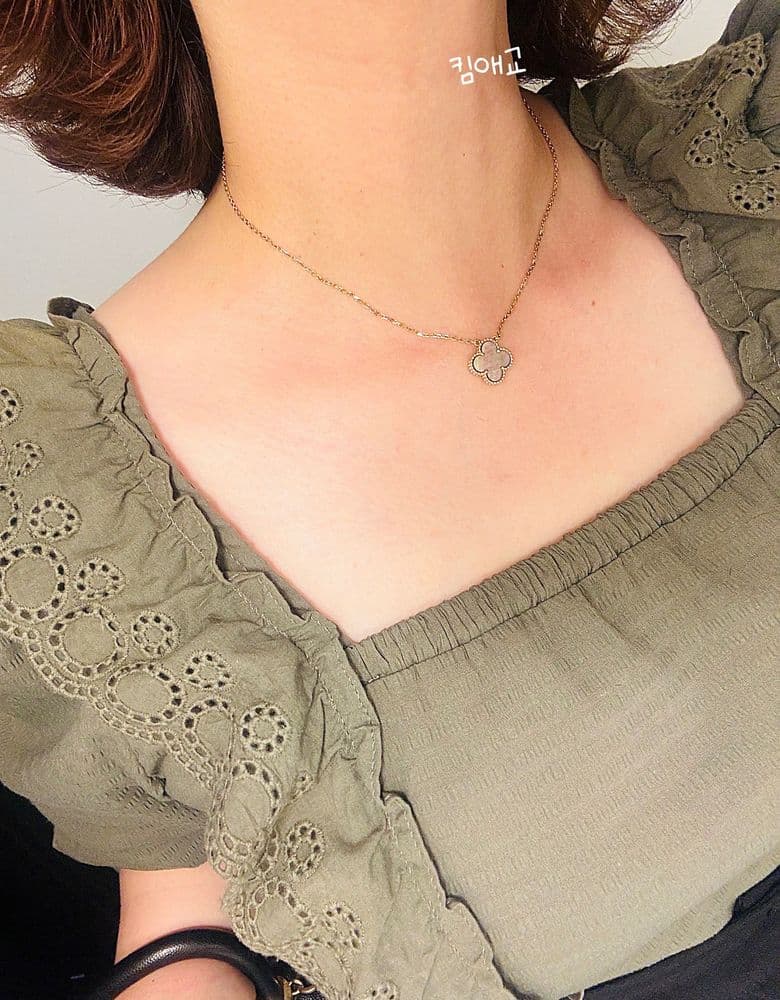 Van Cleef & Arpels Alhambra Vintage Grey