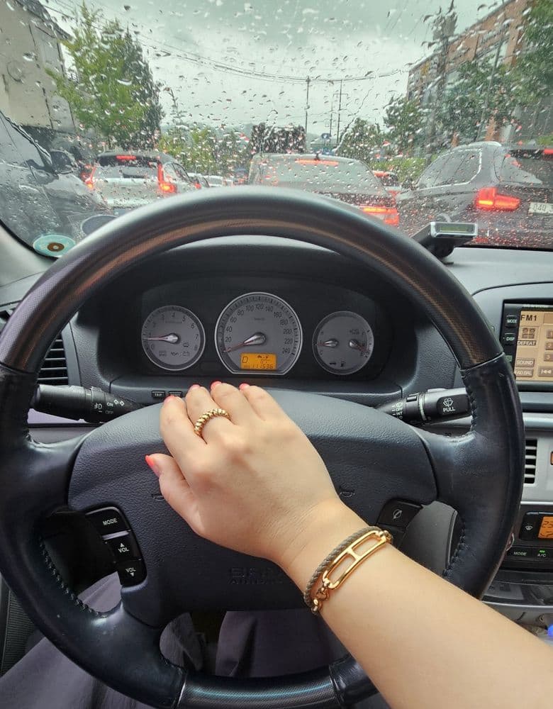 Hermès Mini Clic Kelly, Roulis Double Tour Bracelet, and Chaine d'Ancre Ring