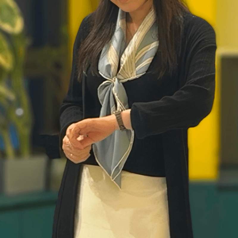 에르메스 까레 코디법｜부케 까레 하나로 완성한 일주일 출근룩