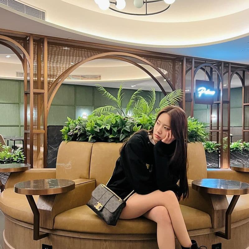 따뜻한 도시여자 윤아 셀린느 백