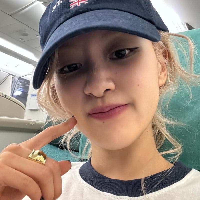 로제의 빛나는 티파니 반지