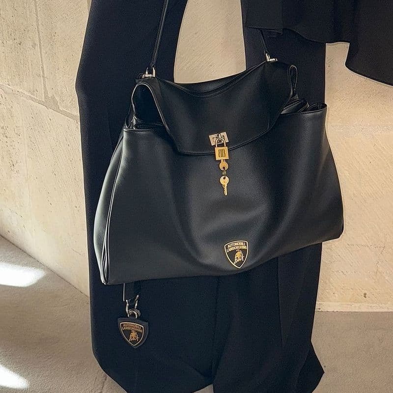 발렌시아가와 람보르기니의 첫 협업