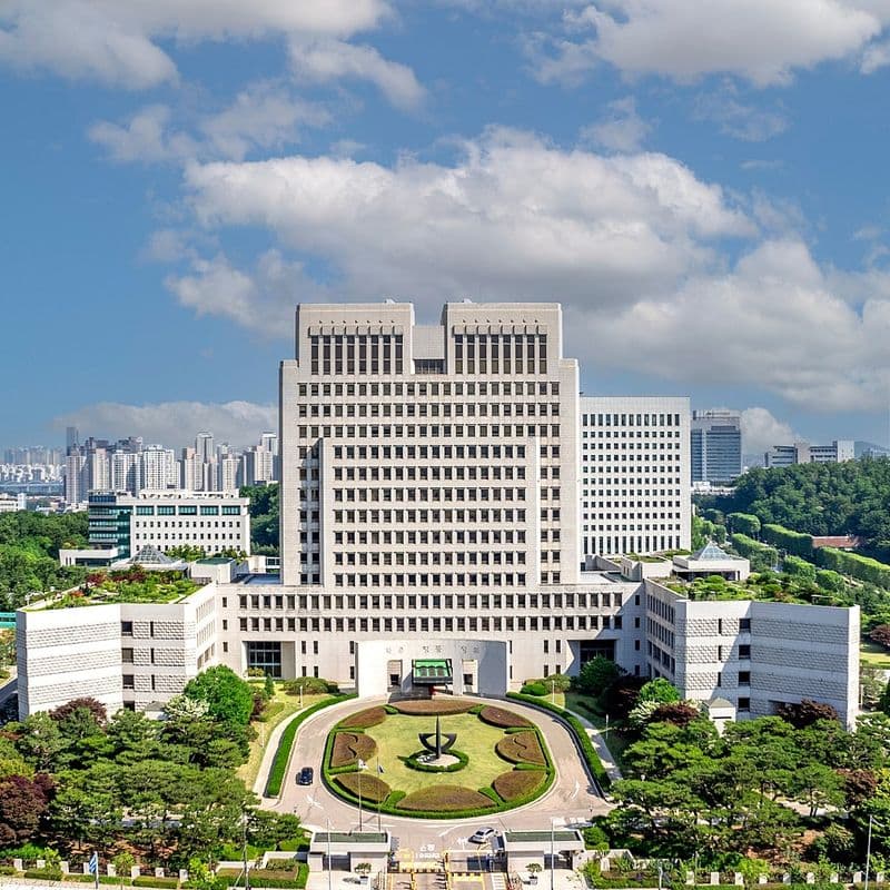 백화점에서 명품 훔친 20대 징역 선고