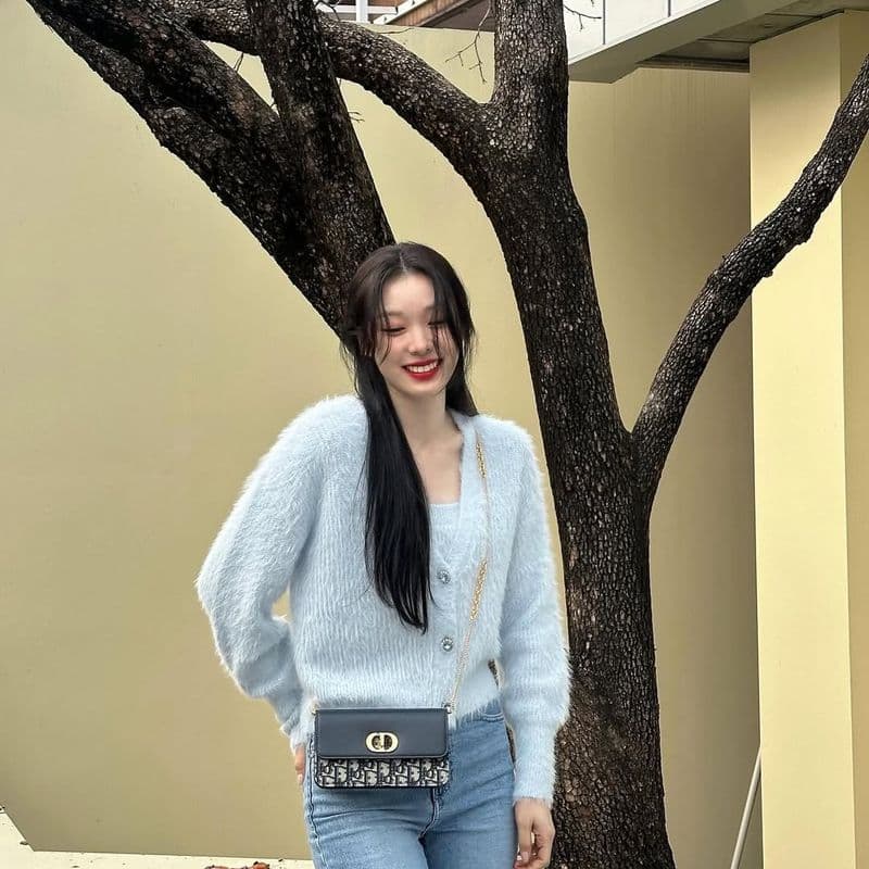 Yuna Kim's Oblique Look