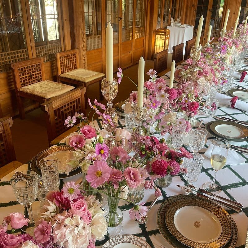 An event showcasing Dior Maison's new tableware collection, plus tips for the perfect holiday home party.