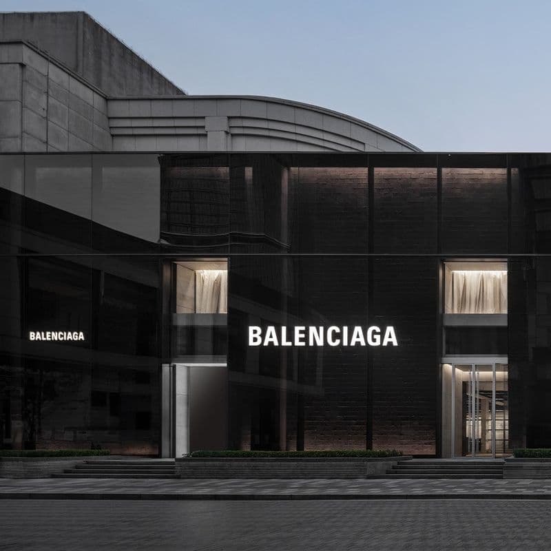 발렌시아가 중국 상하이에 최대 규모 플래그십 오픈