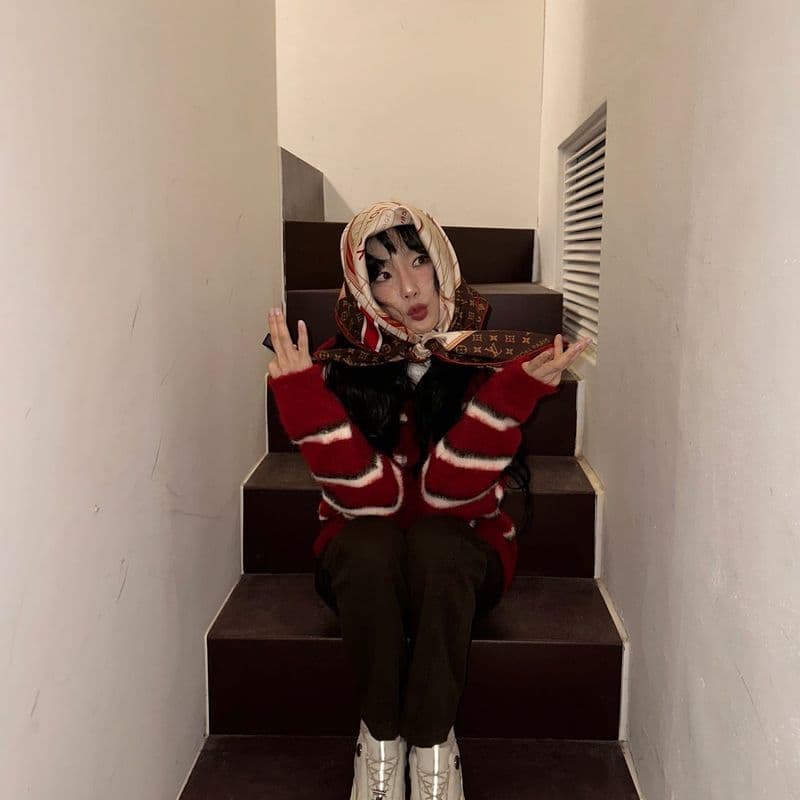 Taeyeon's rocking the G-Dragon look!