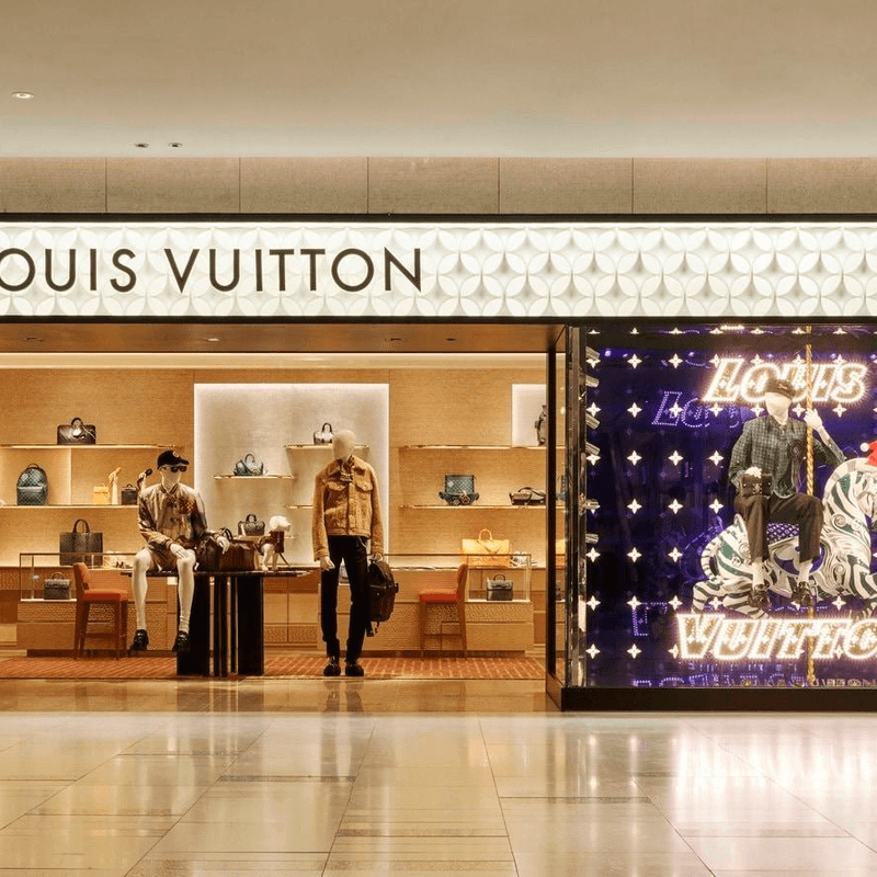 The Hyundai Seoul welcomes the opening of Louis Vuitton and Prada men's boutiques.