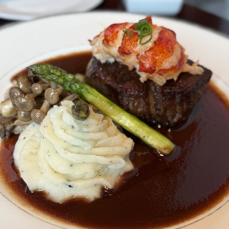 An Honest Review of the Holiday Special Menu at The Library, Shilla Hotel