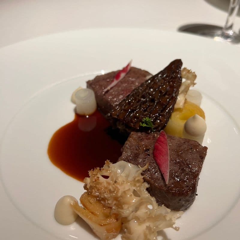 For year-end and New Year gatherings, I recommend the Continental at The Shilla Hotel for a delightful French dinner.