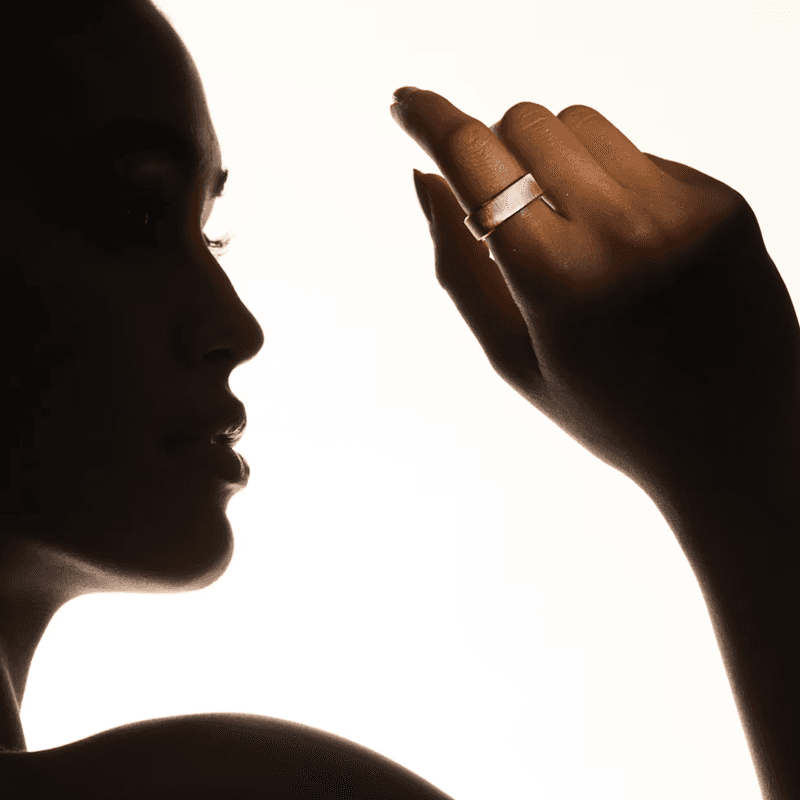 18K 금으로 제작된 스마트 링