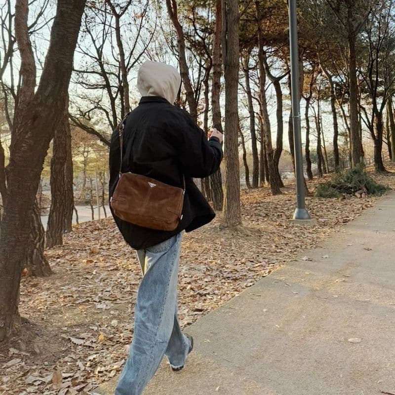 변우석이 보여주는 프라다 신상 백