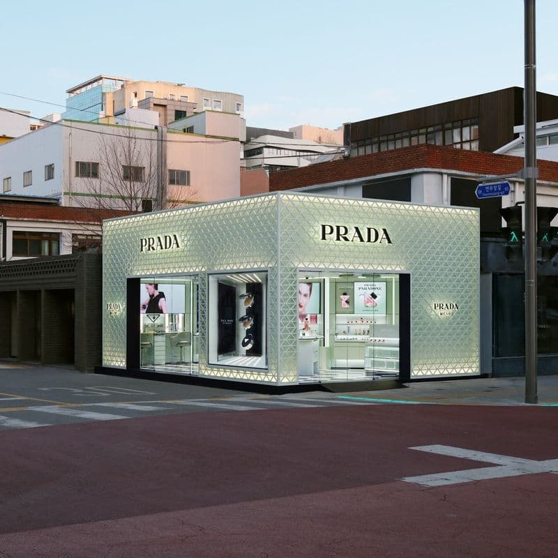 Prada Beauty opens its first boutique in Korea.