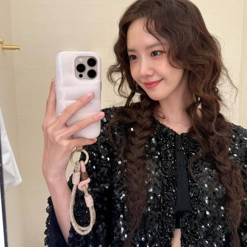 윤아가 소화한 발렌티노 룩