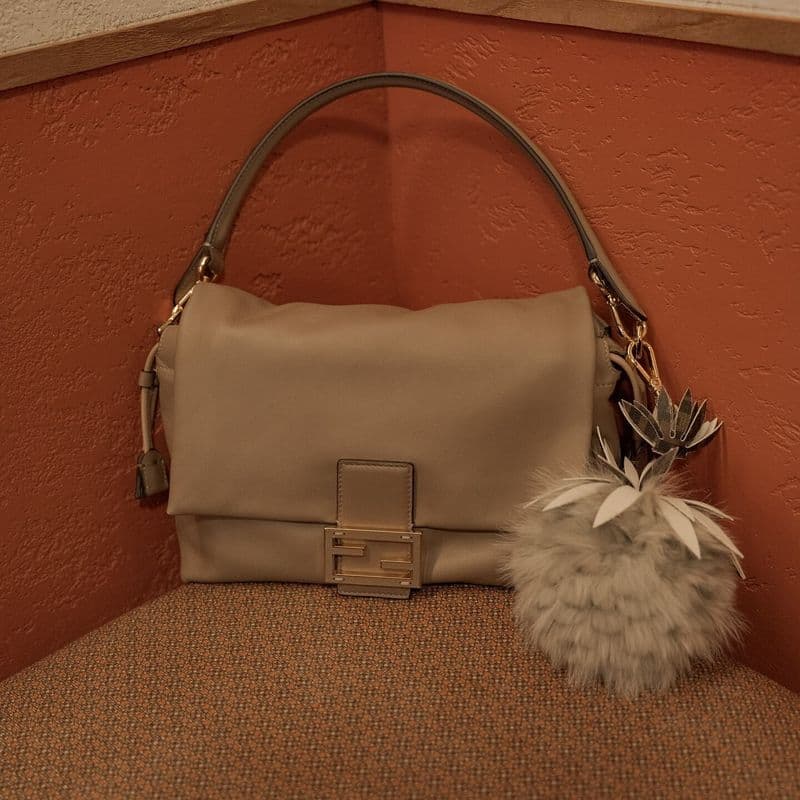 펜디 신상 백 '맘마백' 공개