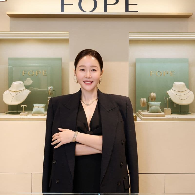 A curated collection of exquisite Italian jewelry.