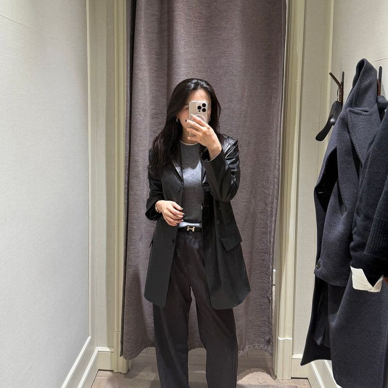 Elevate your spring outfits with the luxury of an Hermès belt and Cartier jewelry.