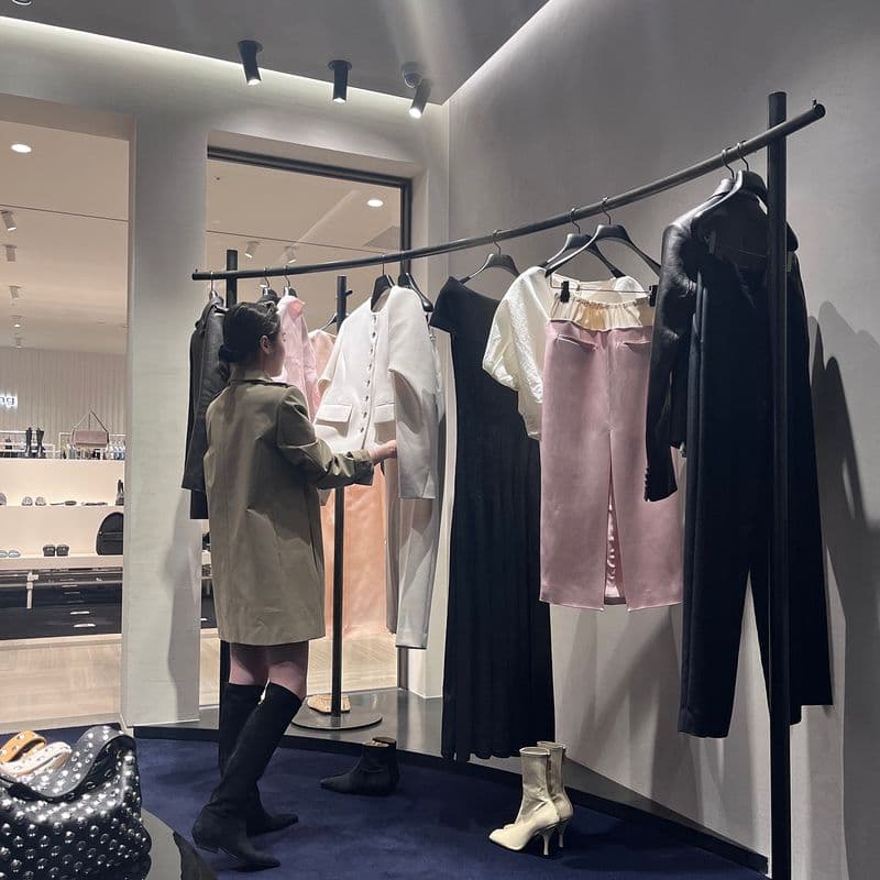 뉴욕 시크 룩. 케이트(Khaite) 코디 소개