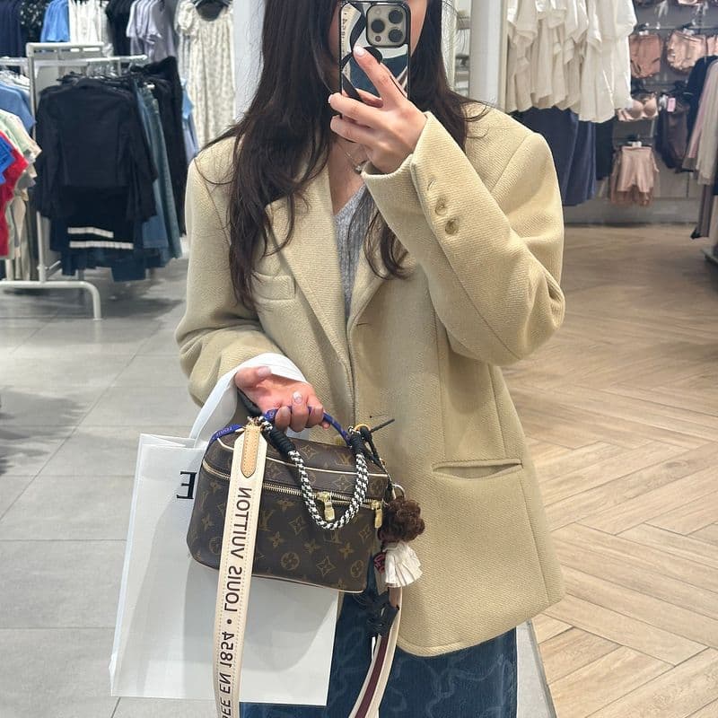 How to style the Louis Vuitton Nice Mini as a tote and crossbody bag