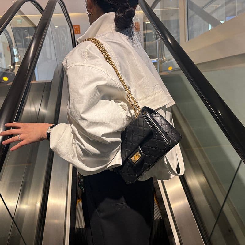 Spring styling with the TIME 25 SS new bomber jacket.