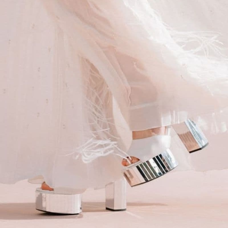 샤넬, 이탈리아 슈즈 제조사 그레이 메르 지분 70% 인수