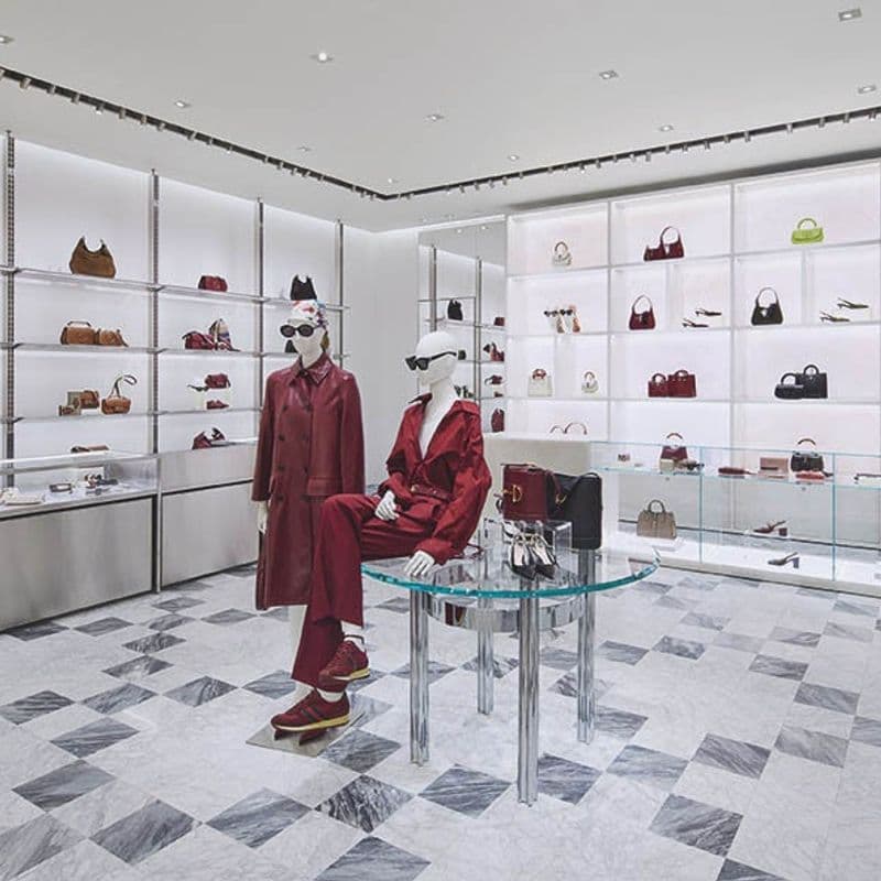 Gucci unveils its revamped women's store at Shinsegae Department Store's main branch.