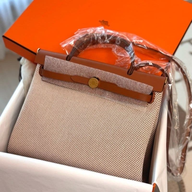 Hermès Bag Recommendation for Beginners! Unboxing of the Herbag 31 and its price (KRW 가격).