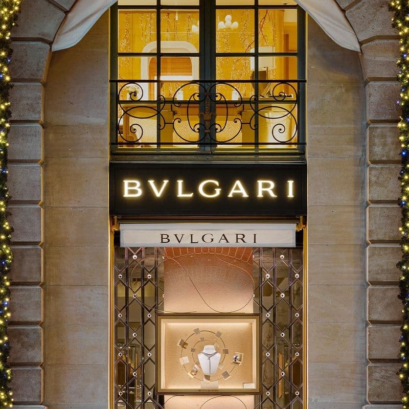 Bulgari unveils the latest B.zero1 collection, featuring the brand new chain line.