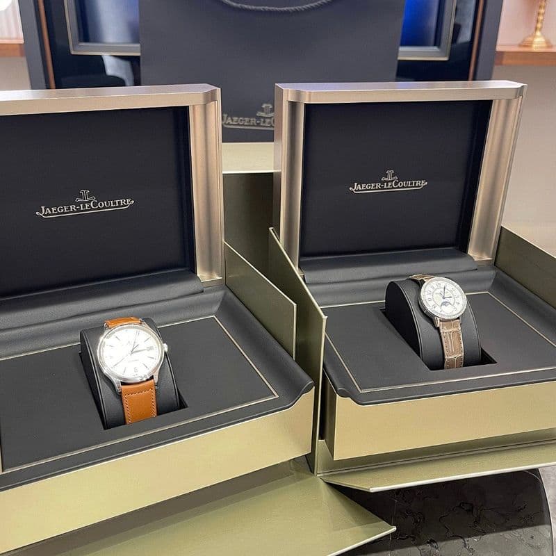 Jaeger-LeCoultre Rendez-Vous Strap Change: A Review of Etoupe, Black, and Metal Options.