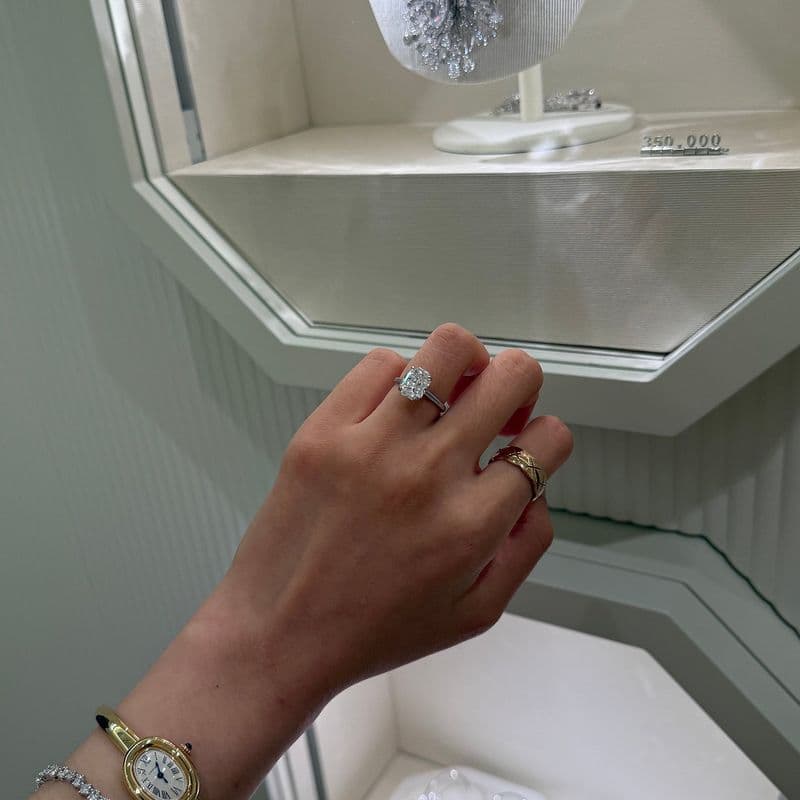 I've finally found the perfect lab-grown diamond tennis bracelet! ✨ It's from the Swarovski SCD collection. How dreamy! 🦢