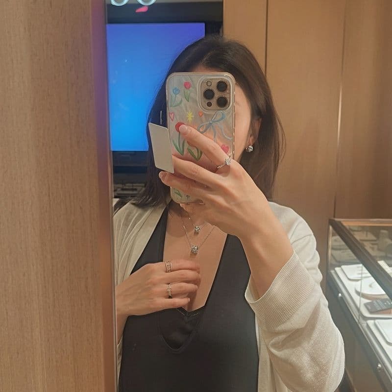 A visit to Qeelin Jewelry 💍 More than just sparkle — a moment where affection lingers.