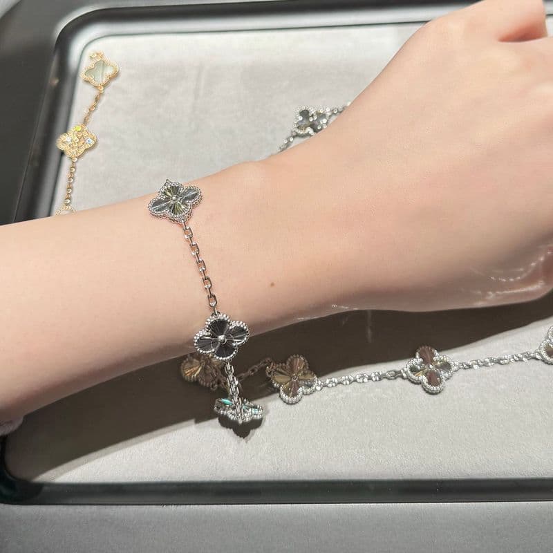 My experience putting down a deposit for a Van Cleef & Arpels 5-motif bracelet 🤍 (Guilloché white gold vs. gray mother-of-pearl with diamonds)