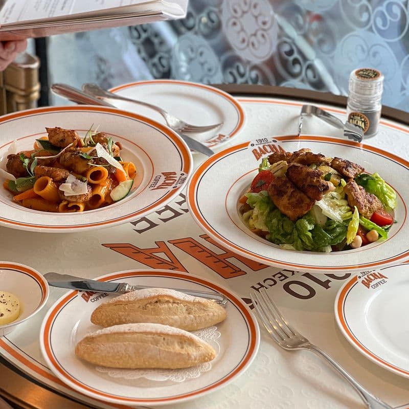 Bacha Coffee Cheongdam: A luxurious spot for lunch and dinner, perfect for special anniversary dates.