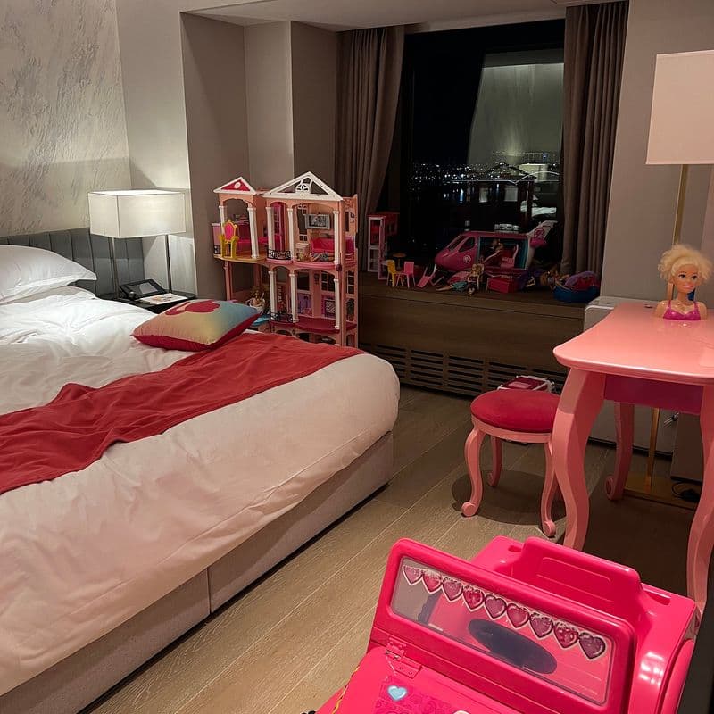 Grand Walkerhill Barbie Room Review: The Story of Moving Barbie Room Props to the Grand Family Suite!