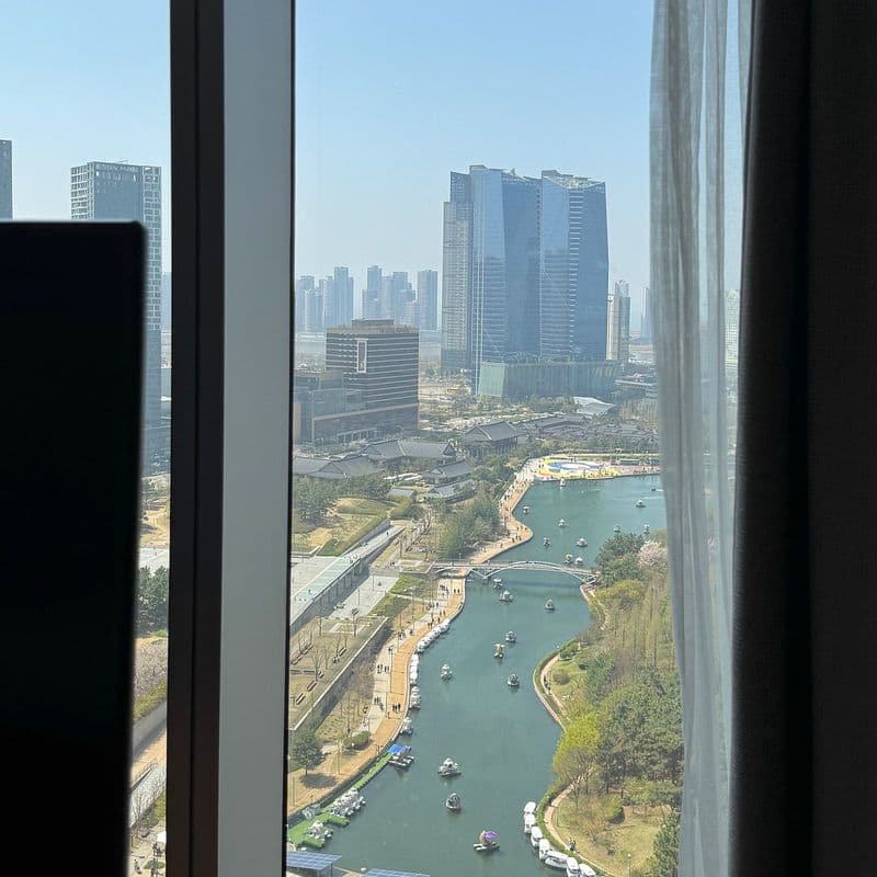 송도 5성급 호텔! 쉐라톤 호텔에서 보낸 호캉스와 OOTD with 샤넬 빈티지 2.55